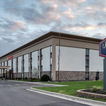 Hampton Inn Джейнсвил Екстериор снимка