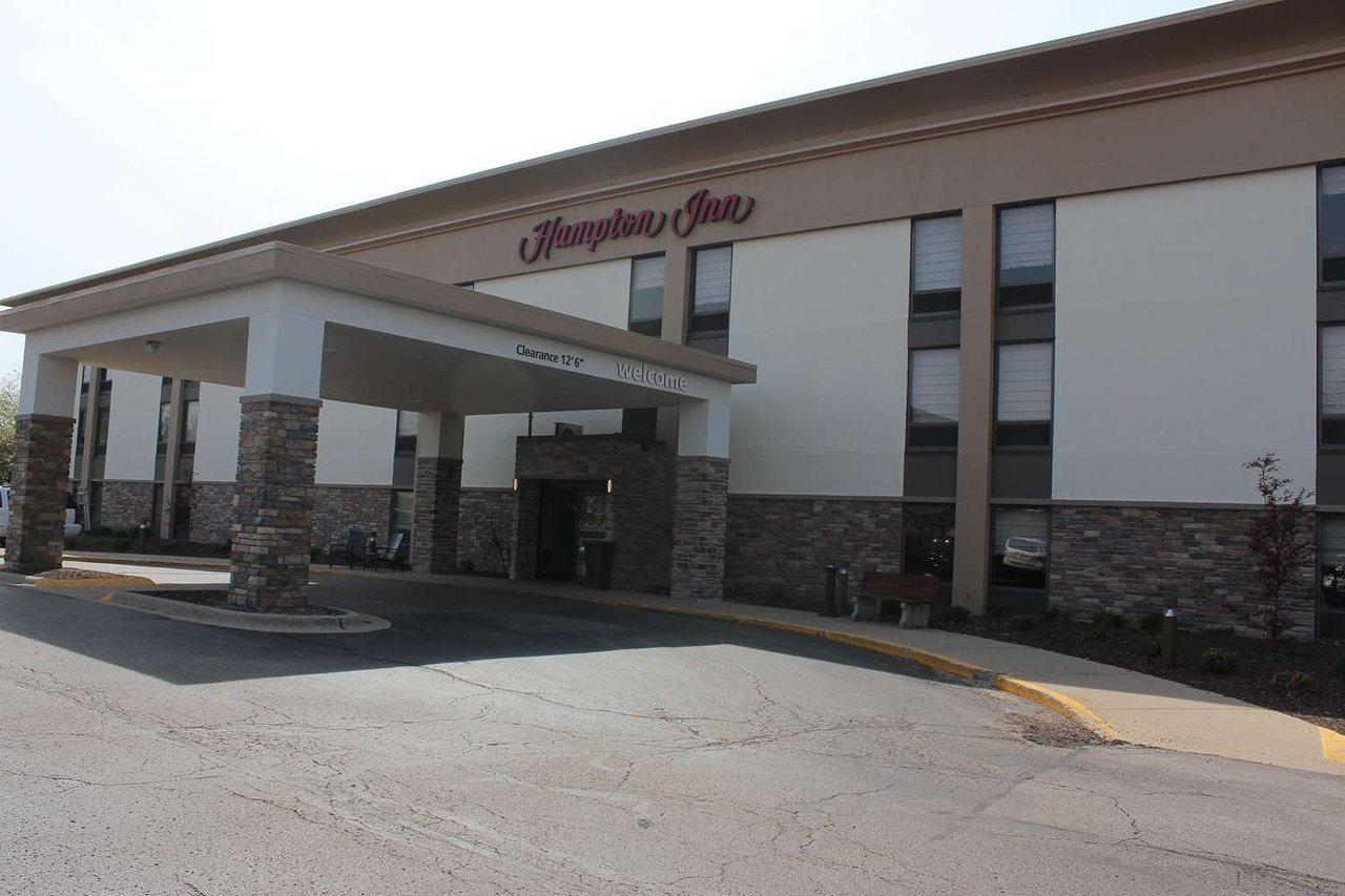 Hampton Inn Джейнсвил Екстериор снимка