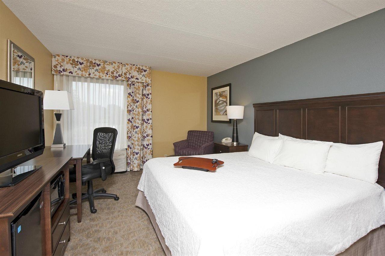 Hampton Inn Джейнсвил Екстериор снимка