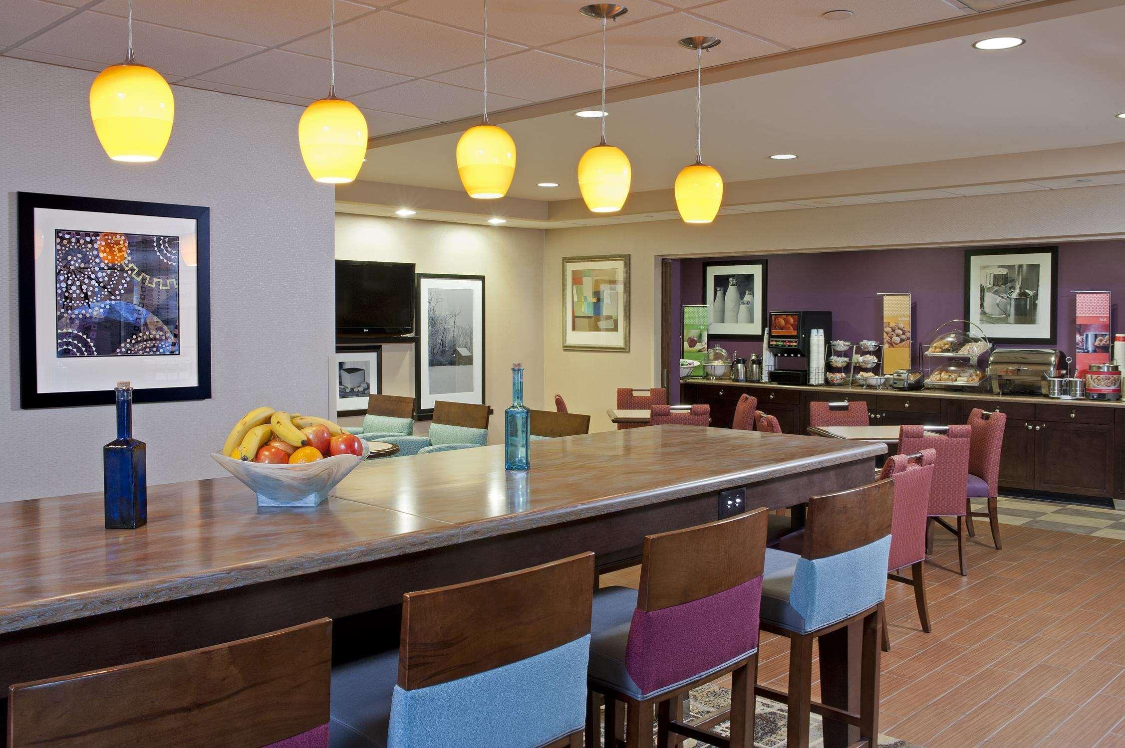 Hampton Inn Джейнсвил Екстериор снимка