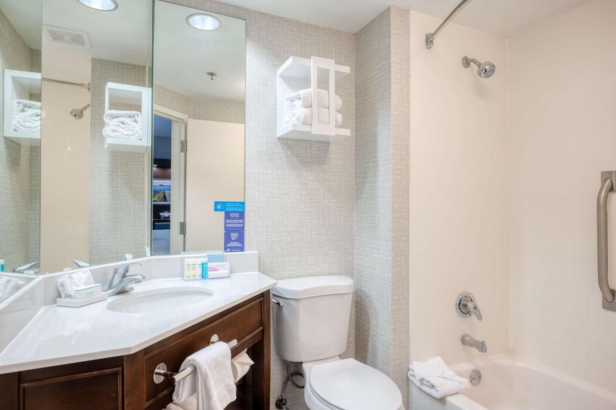 Hampton Inn Джейнсвил Екстериор снимка