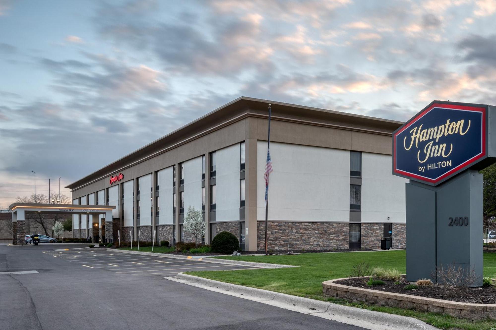 Hampton Inn Джейнсвил Екстериор снимка