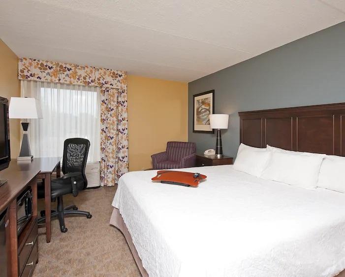 Hampton Inn Джейнсвил Екстериор снимка