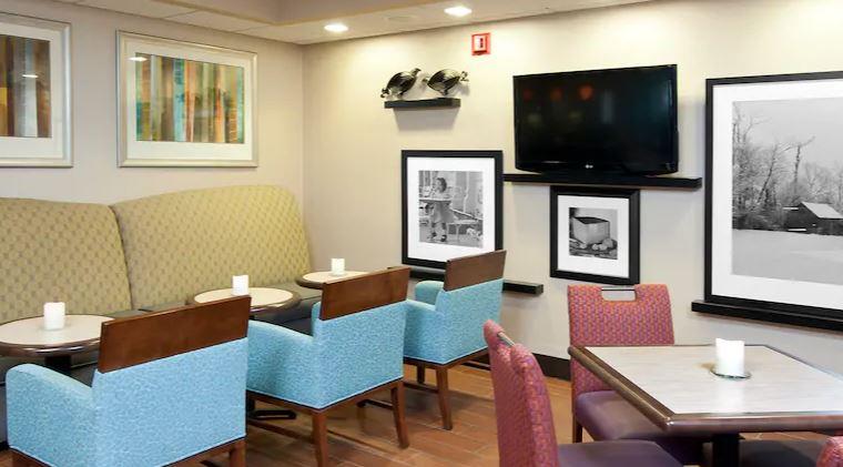 Hampton Inn Джейнсвил Екстериор снимка